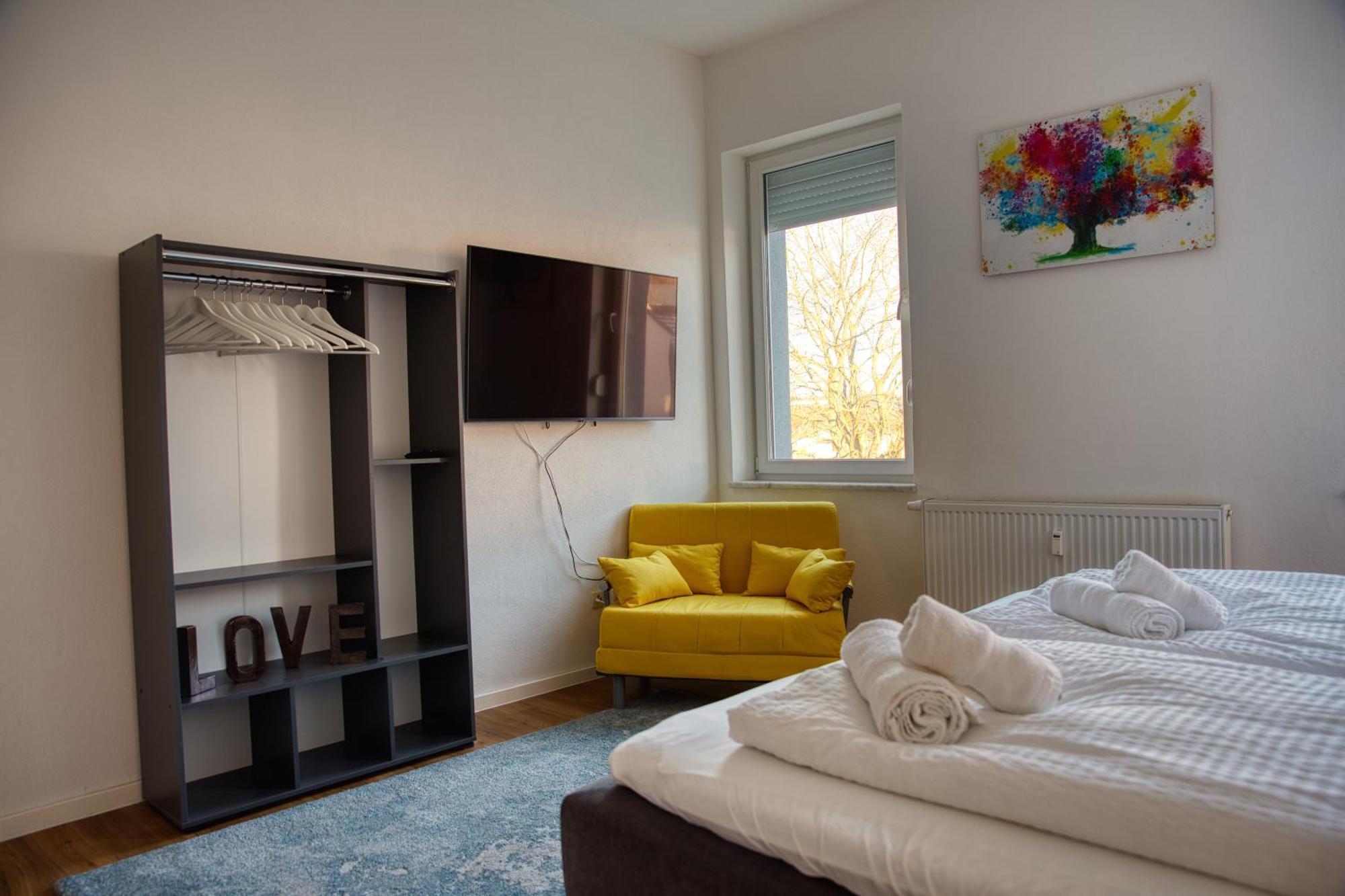 Appartamento Wen Bhf Neu & Zentral In Weiden Fuer Bis Zu 6 Personen Weiden in der Oberpfalz Esterno foto